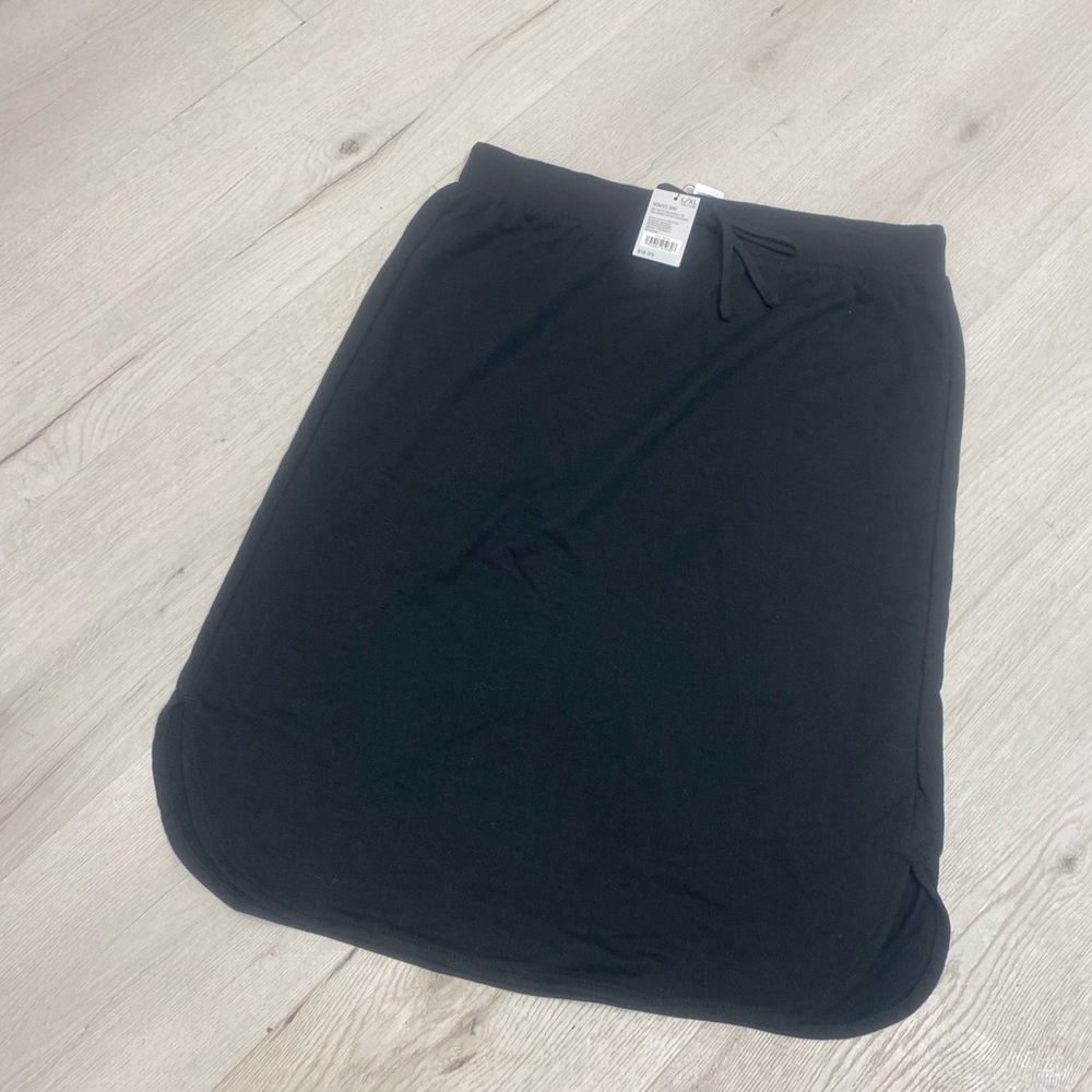 West Loop Classic Black Pencil Skirt